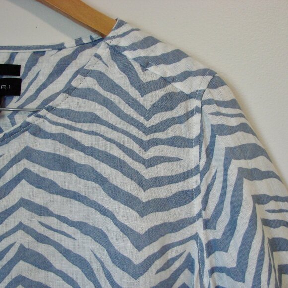 Linen Tunic Top Blue White Button Front Roll Tab Sleeves Tahari Plus Size 1X - Picture 4 of 15